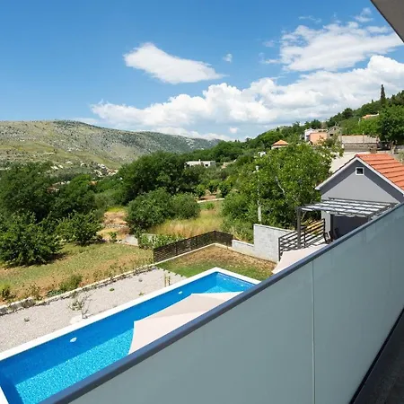 Holiday home Cozy In With House A Panoramic View Srinjine